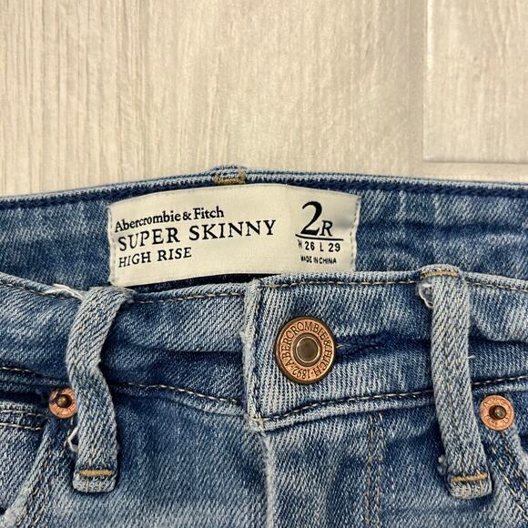 Abercrombie & Fitch Junior's 2R Super Skinny High Rise Floral Embroidery Jeans - Picture 7 of 7